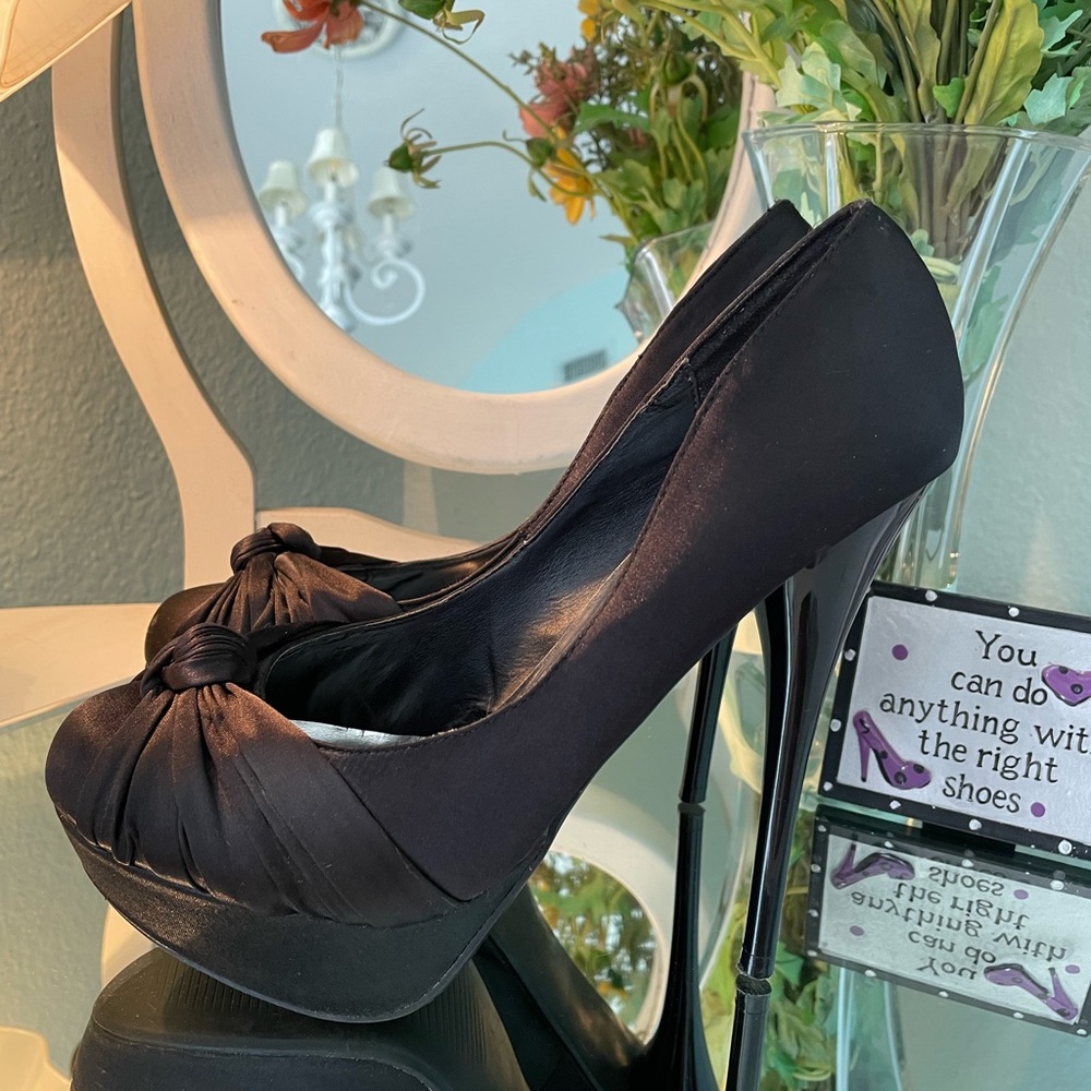 Like new Deb Stilettos, black silk, very nice